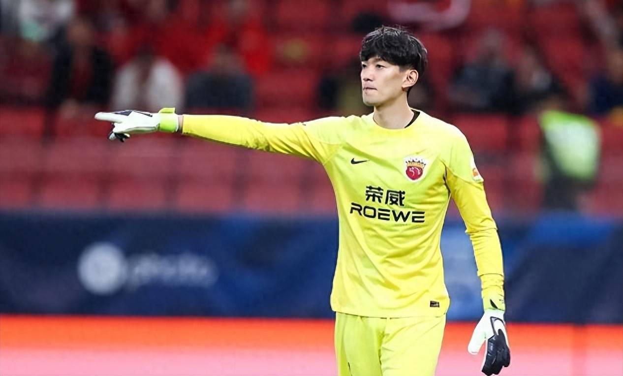 联赛新星：年轻球员崭露头角，风头无两的简单介绍