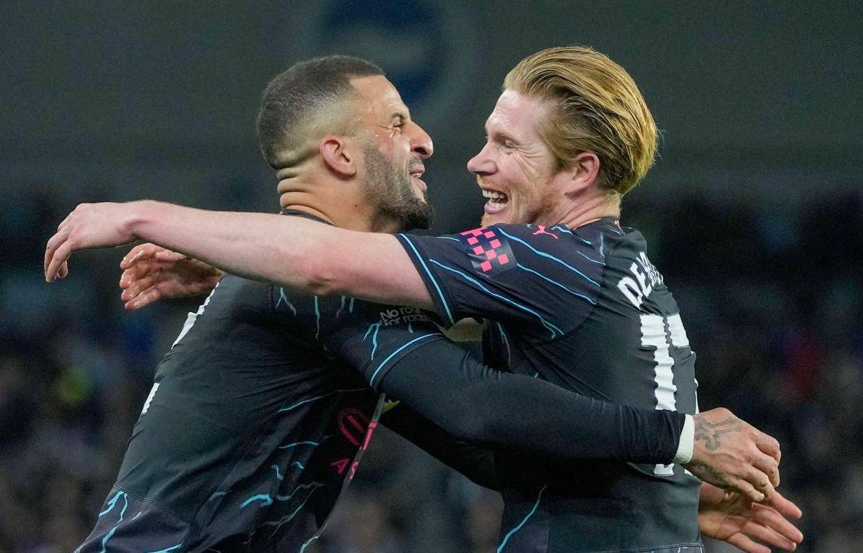 德布劳内替补上场改变战局，本菲卡防线瞬间崩溃！的简单介绍