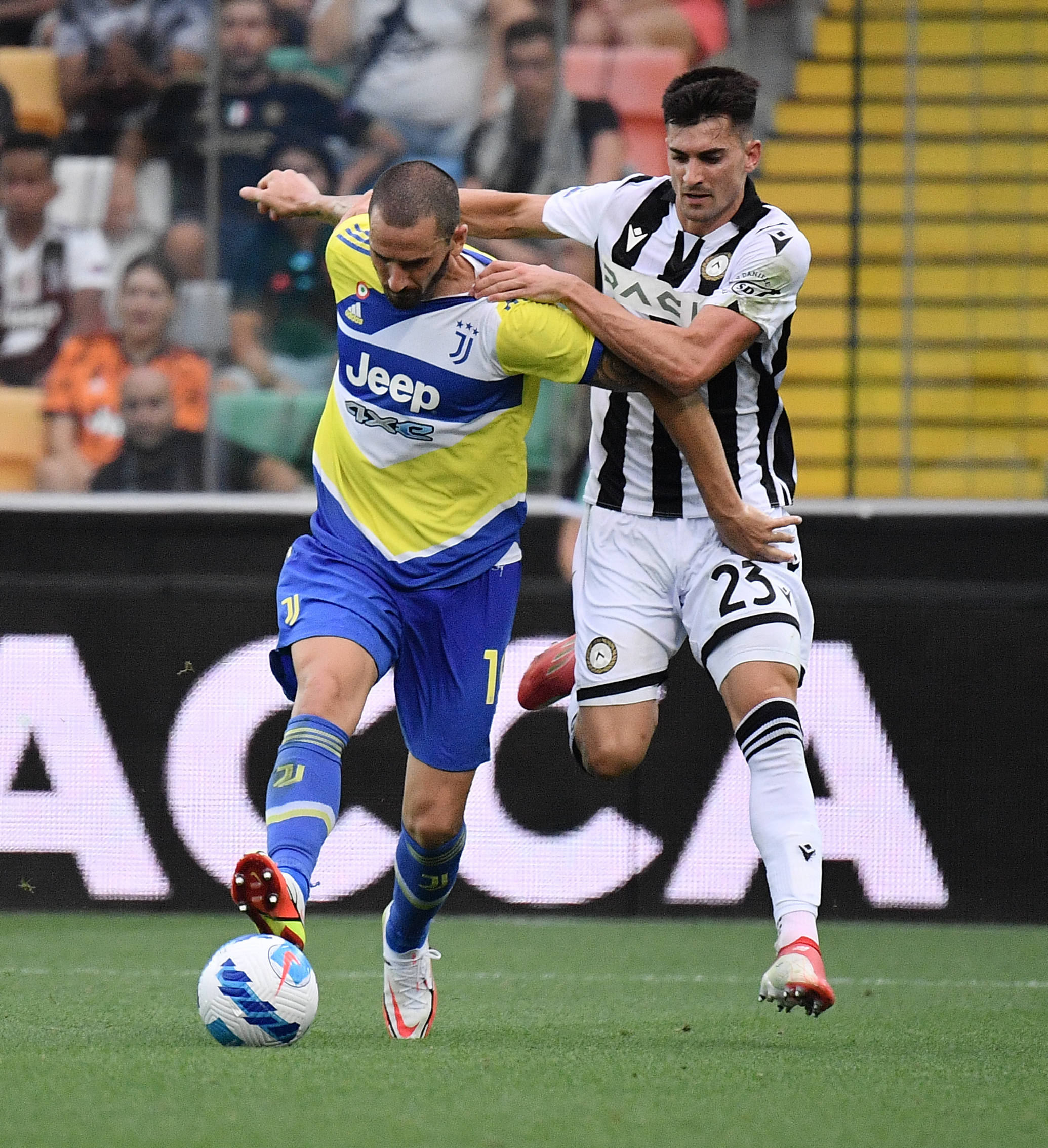 包含尤文图斯开场5分钟连进两球，内马尔防线形同虚设！的词条