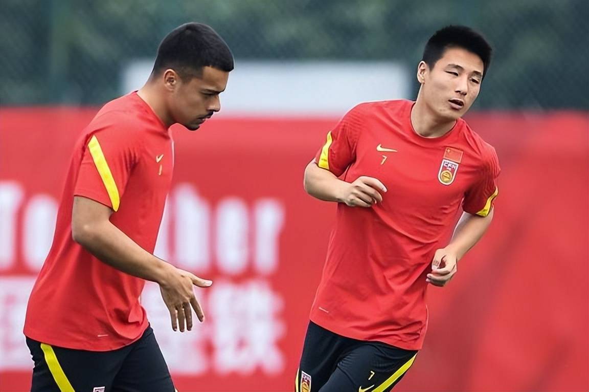 包含VAR判罚再引争议，武磊对阵尤文图斯裁判判点引发巨大争议的词条