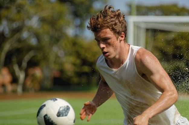  德罗巴迎来十五赛季高光表现，切尔西球迷沸腾！